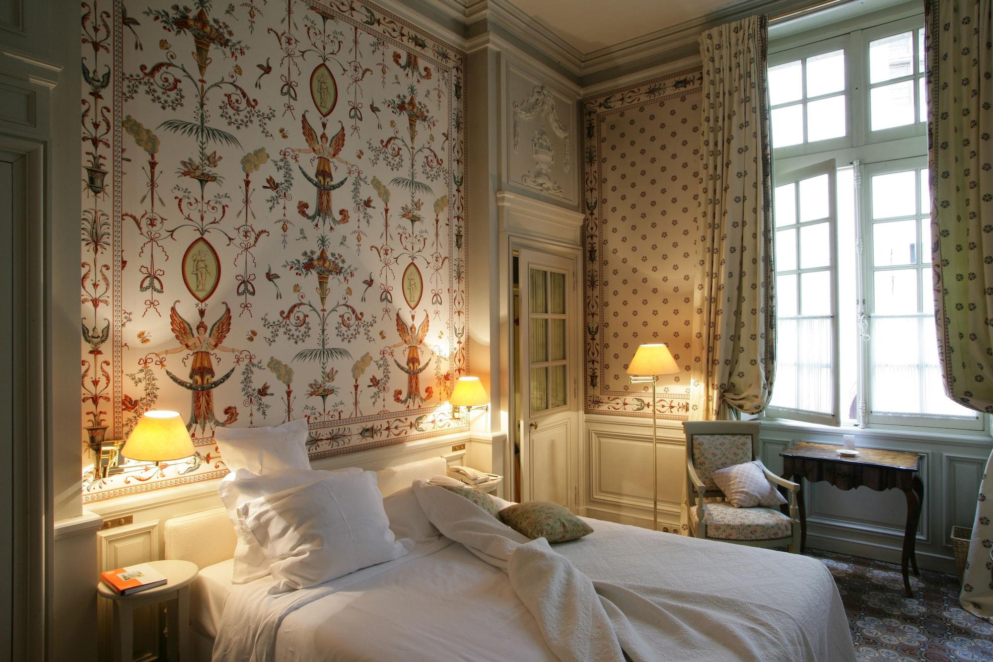 Hotel La Mirande 5*